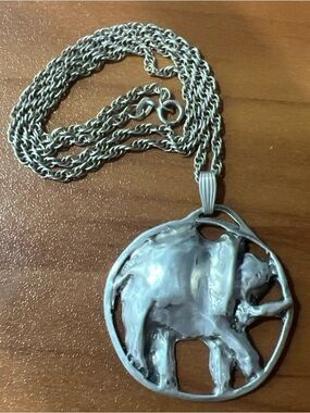 Vintage .925 Sterling Silver 21”Necklace W/Large Elephant Pendant 30 Grams